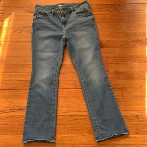ON Kicker Bootcut MidRise Size 12 Short